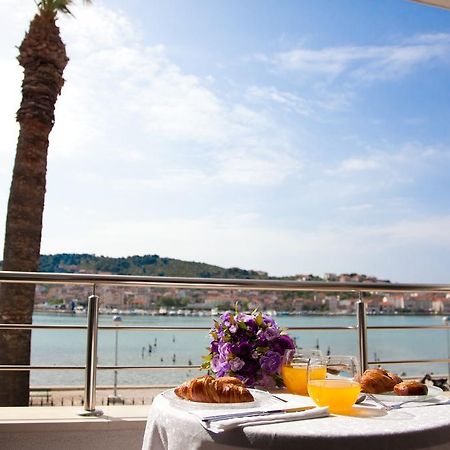 Apartments Svjetlana Trogir Exterior photo