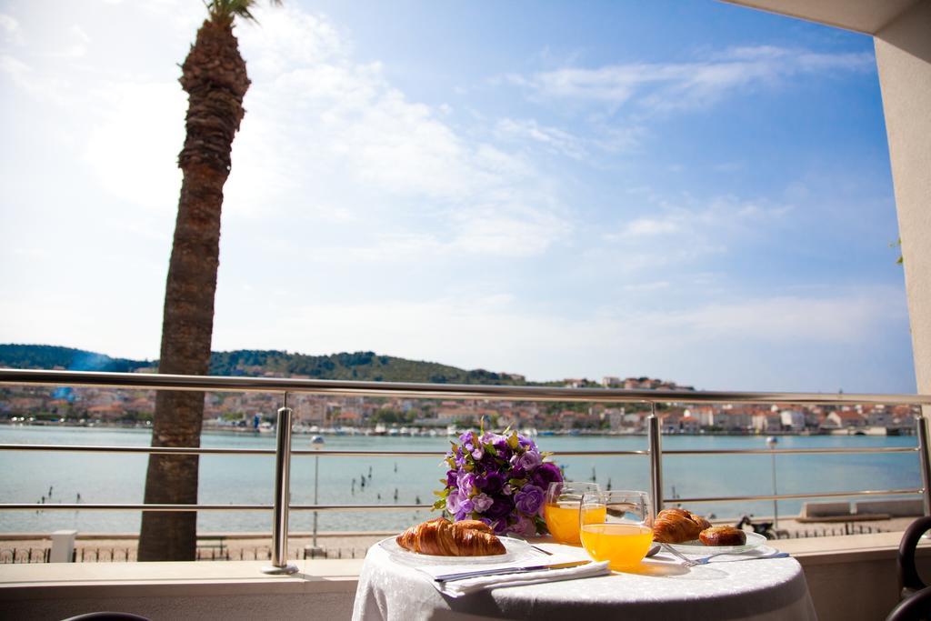 Apartments Svjetlana Trogir Exterior photo