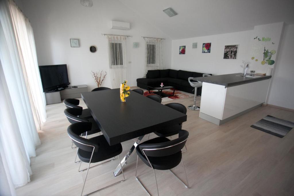 Apartments Svjetlana Trogir Room photo