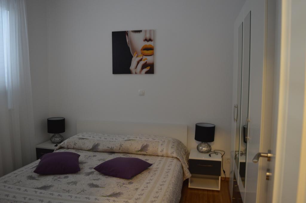 Apartments Svjetlana Trogir Exterior photo