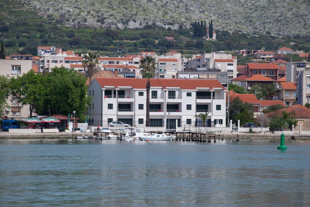 Apartments Svjetlana Trogir Exterior photo