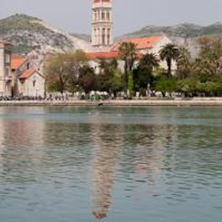 Apartments Svjetlana Trogir Exterior photo
